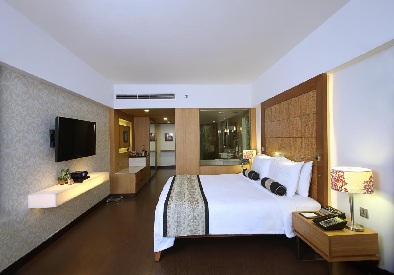 Fortune Select Sg Highway, Ahmedabad - Member Itc Hotels' Group المظهر الخارجي الصورة
