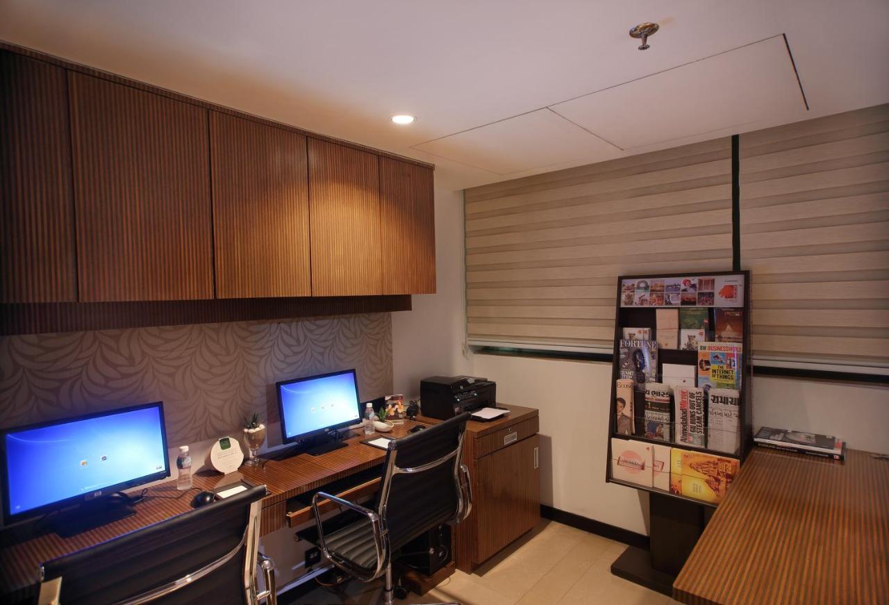 Fortune Select Sg Highway, Ahmedabad - Member Itc Hotels' Group المظهر الخارجي الصورة