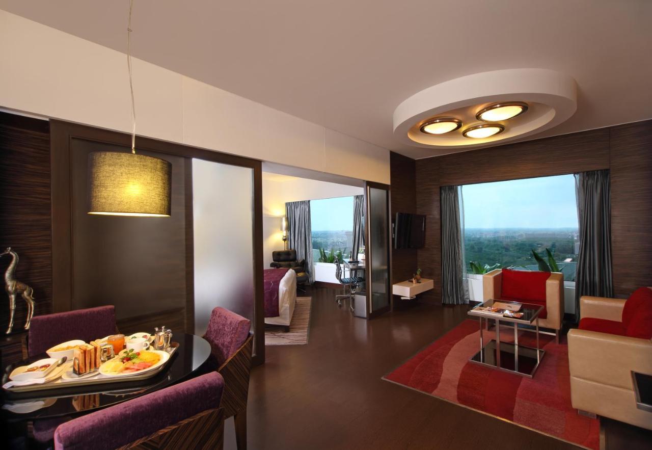 Fortune Select Sg Highway, Ahmedabad - Member Itc Hotels' Group المظهر الخارجي الصورة