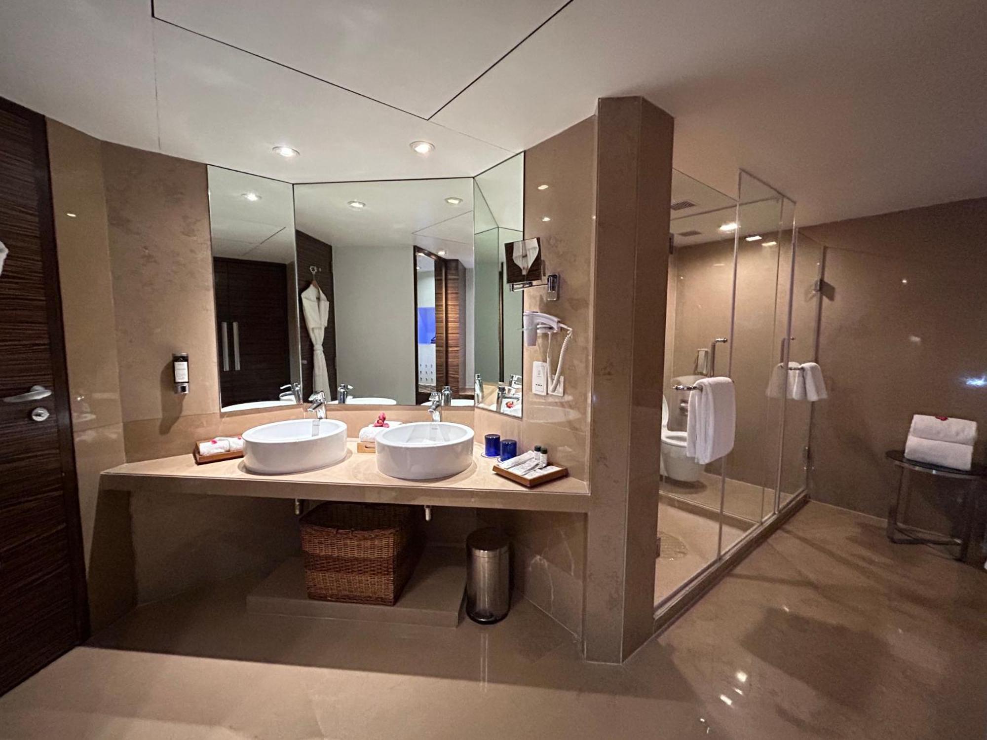 Fortune Select Sg Highway, Ahmedabad - Member Itc Hotels' Group المظهر الخارجي الصورة
