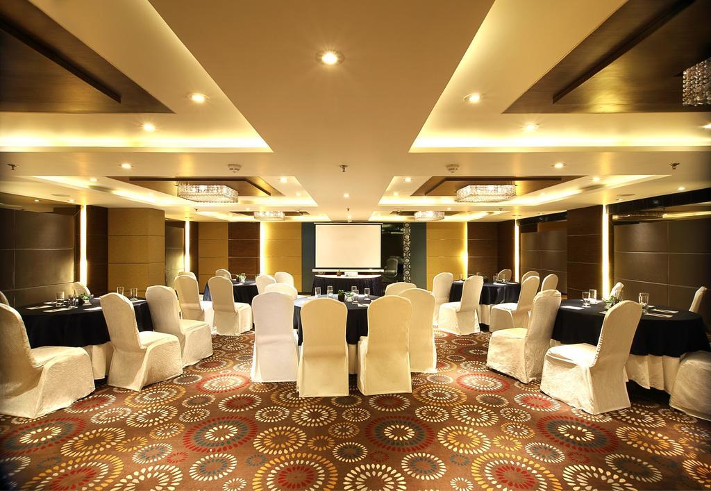 Fortune Select Sg Highway, Ahmedabad - Member Itc Hotels' Group المظهر الخارجي الصورة