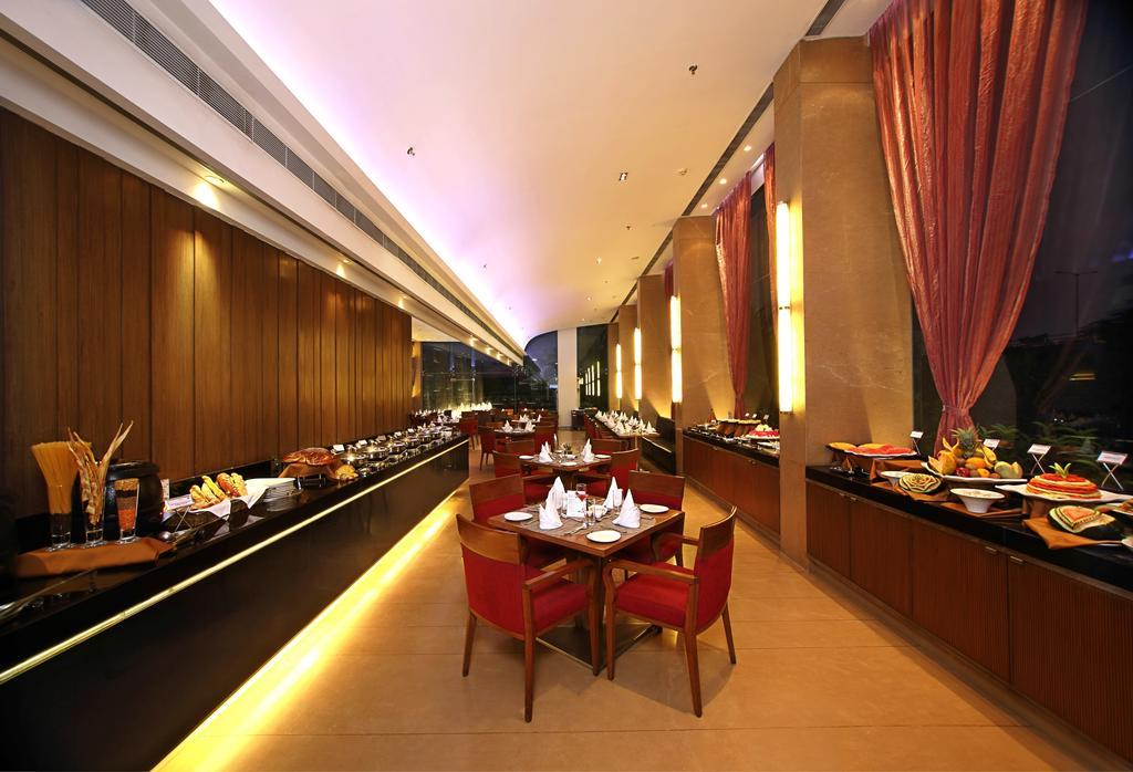 Fortune Select Sg Highway, Ahmedabad - Member Itc Hotels' Group المظهر الخارجي الصورة