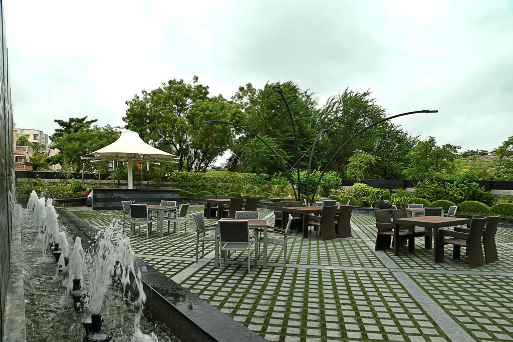 Fortune Select Sg Highway, Ahmedabad - Member Itc Hotels' Group المظهر الخارجي الصورة