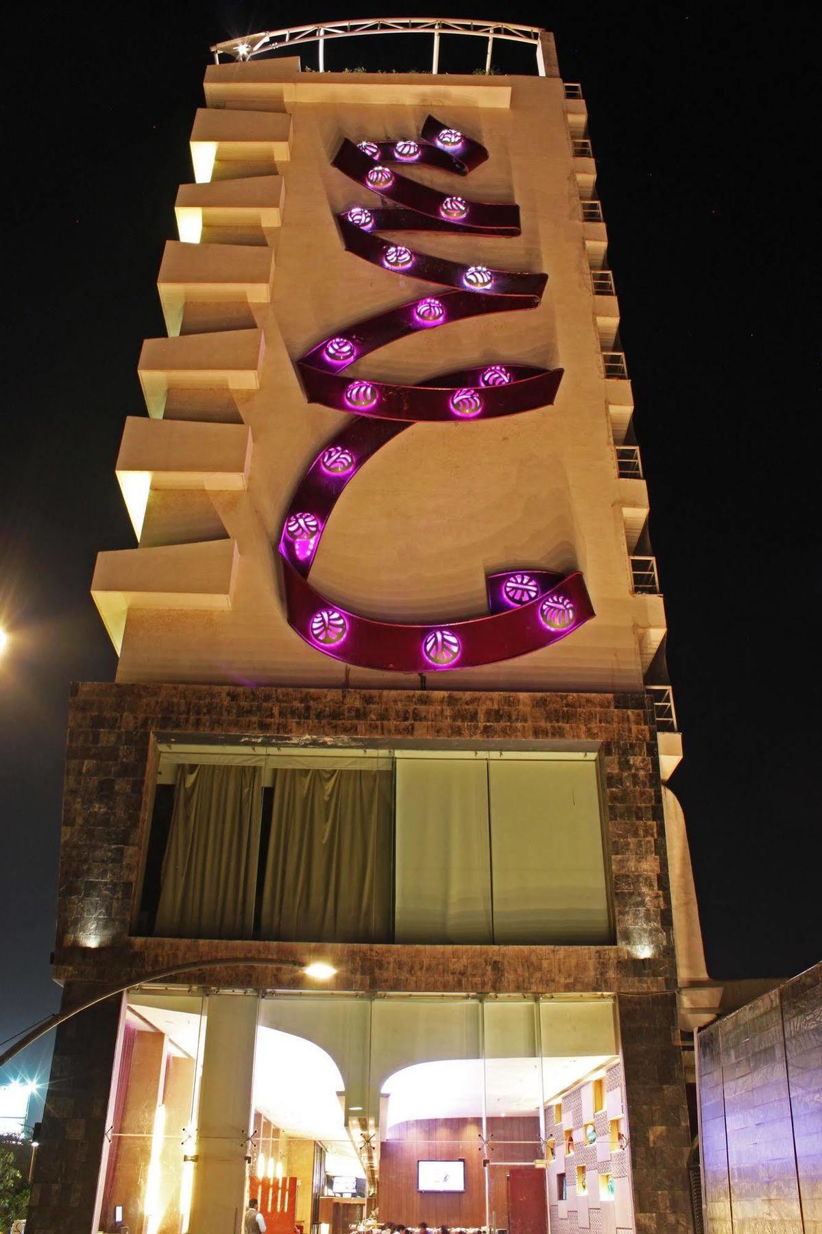 Fortune Select Sg Highway, Ahmedabad - Member Itc Hotels' Group المظهر الخارجي الصورة
