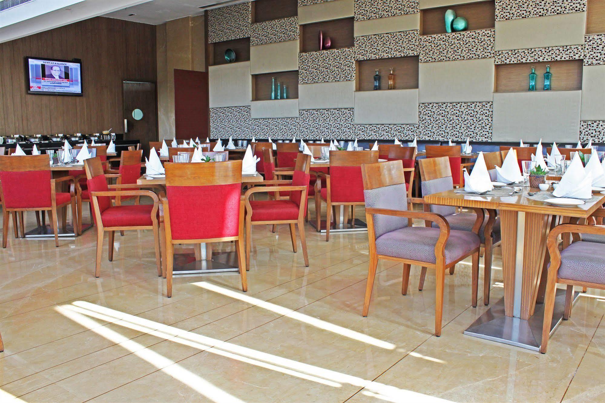 Fortune Select Sg Highway, Ahmedabad - Member Itc Hotels' Group المظهر الخارجي الصورة