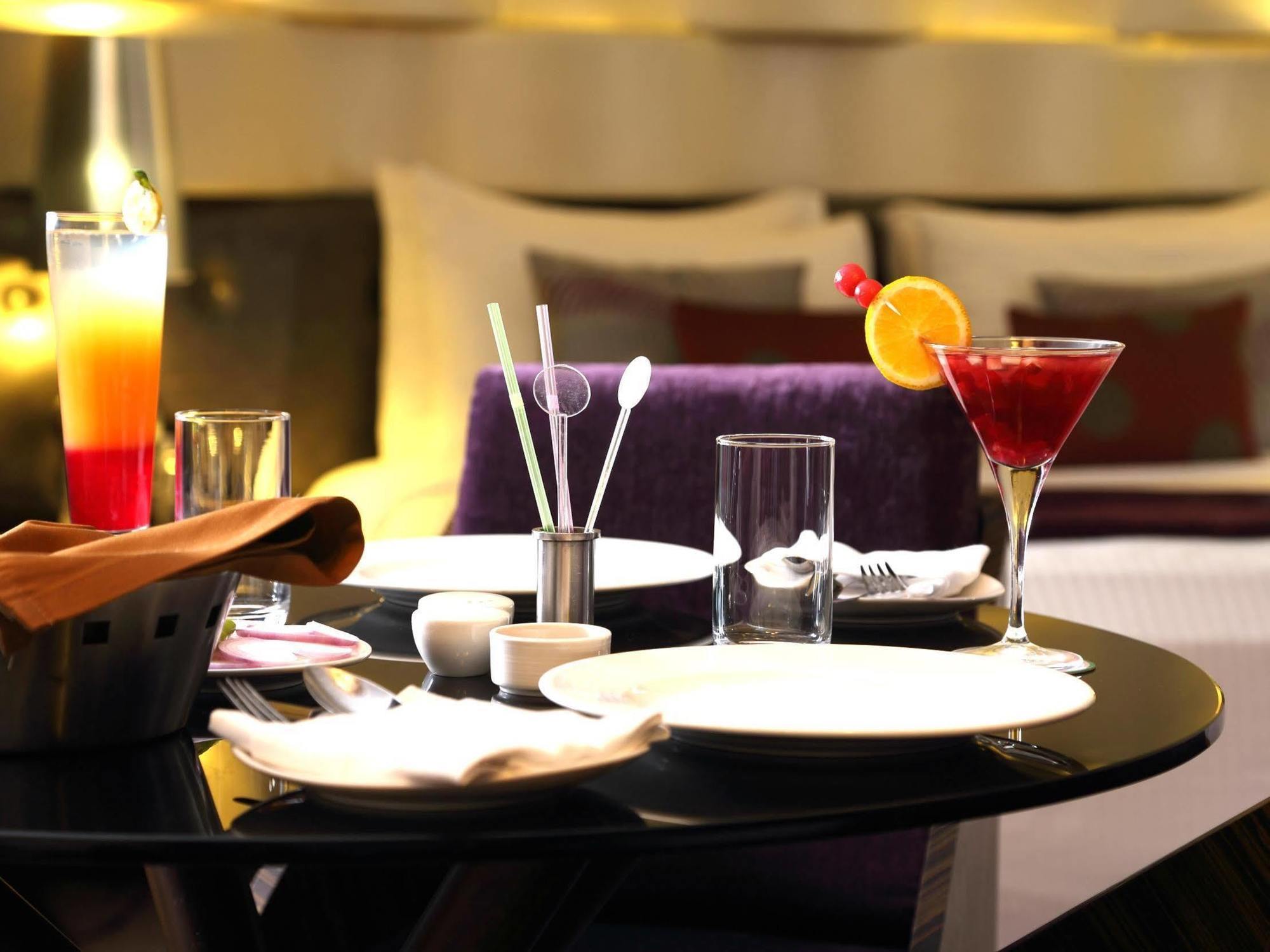 Fortune Select Sg Highway, Ahmedabad - Member Itc Hotels' Group المظهر الخارجي الصورة