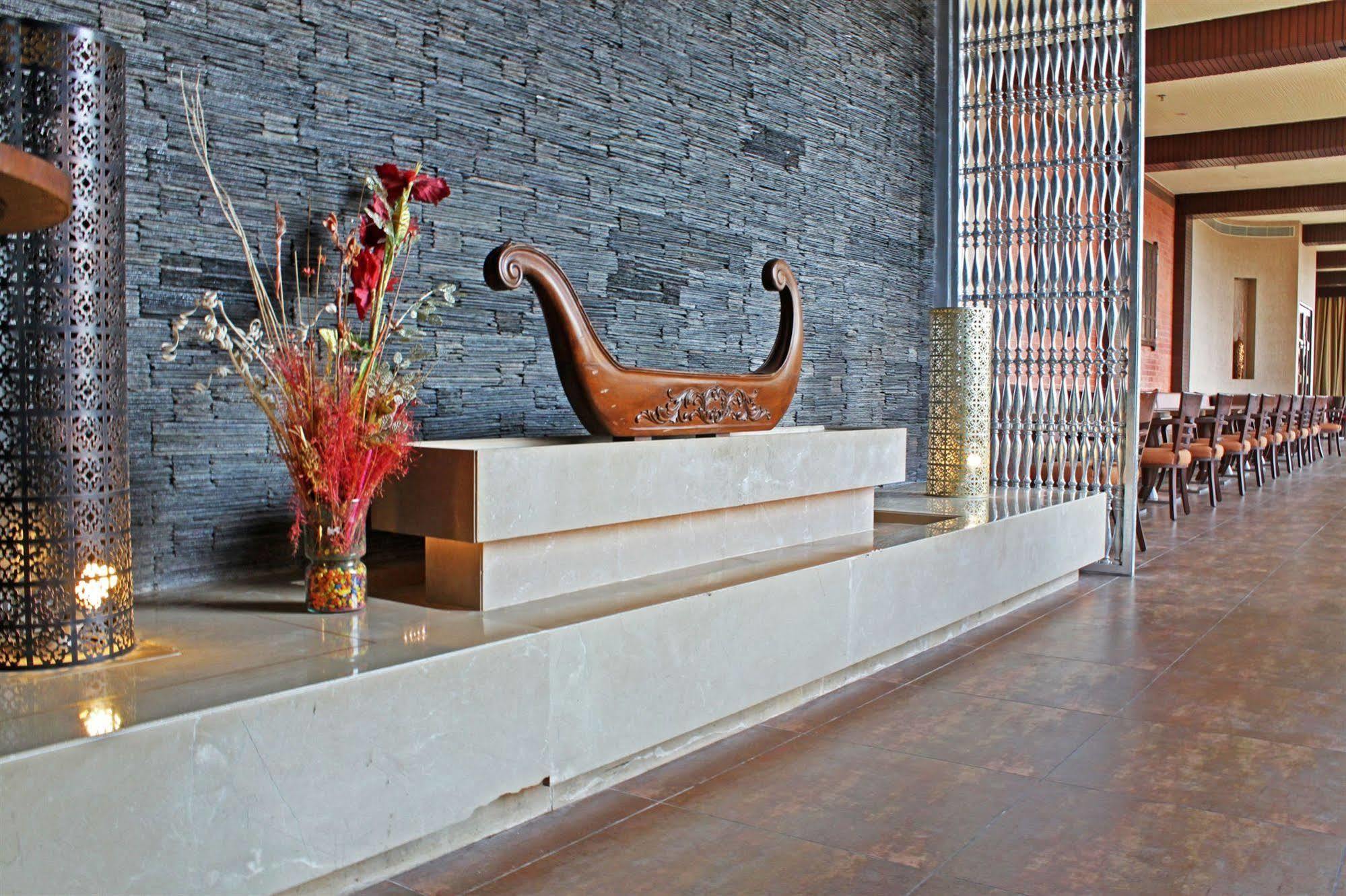 Fortune Select Sg Highway, Ahmedabad - Member Itc Hotels' Group المظهر الخارجي الصورة